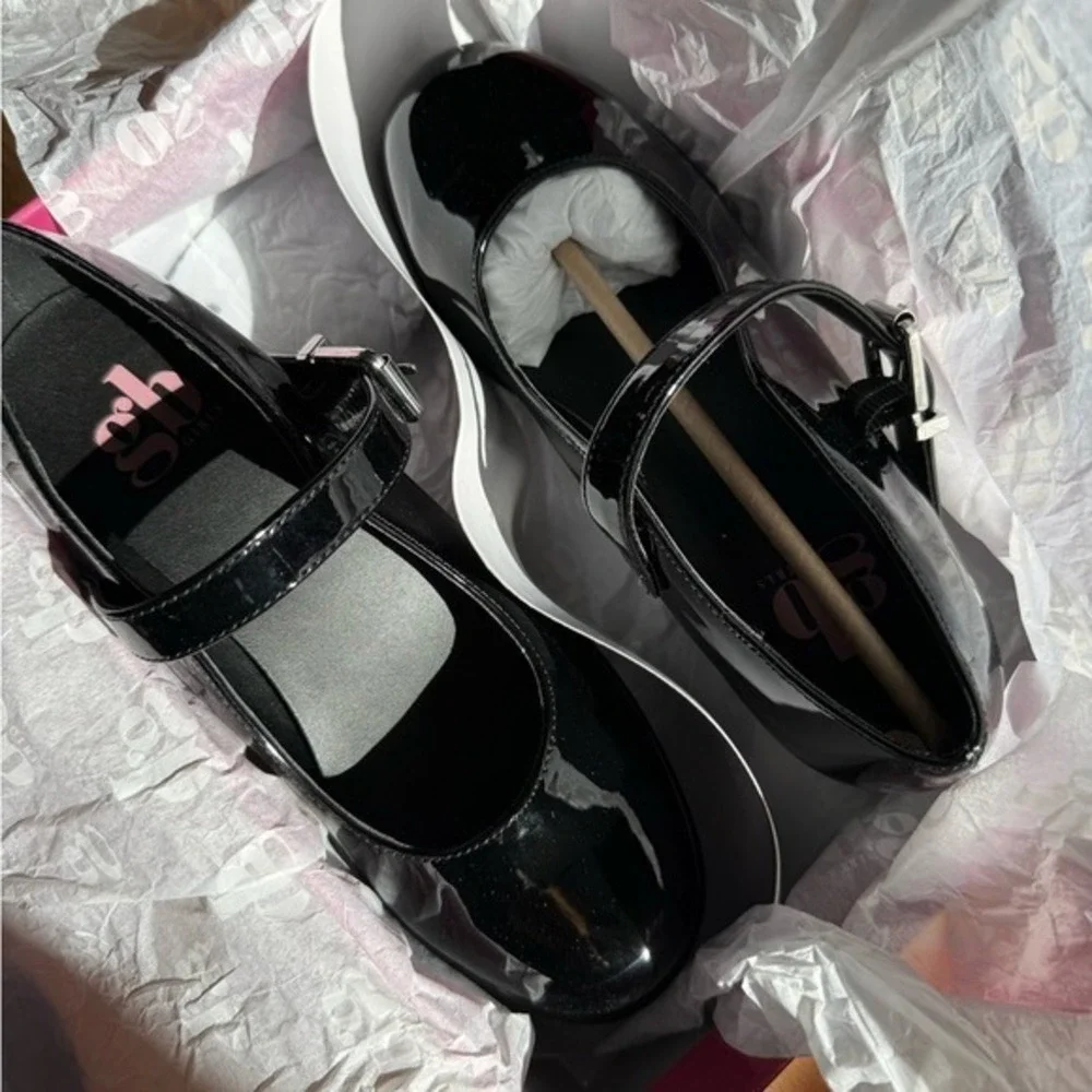 GB Girls Black Patent Leather Lug Sole Platform Mary Jane Shoes Size 30M‎ NWB